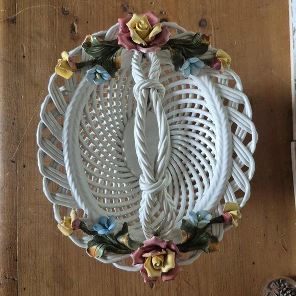 Vintage Capodimonte Style Ceramic Woven Basket of Flowers - Picture 7 of 10